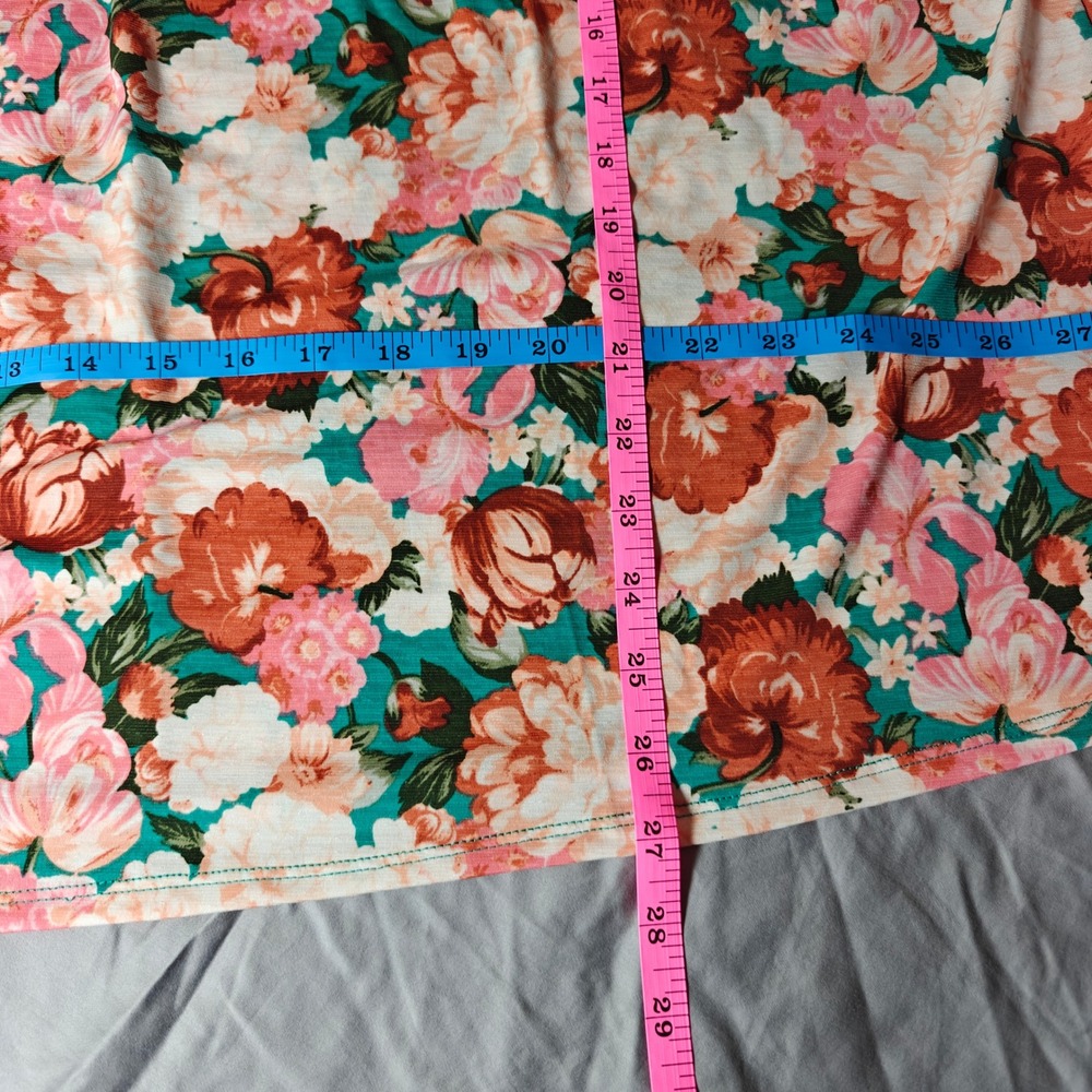 Dear Scarlett Lizzie Wrinkle free Multi Floral Split Neck Cap Sleeve Blouse 3XL - Picture 6 of 9